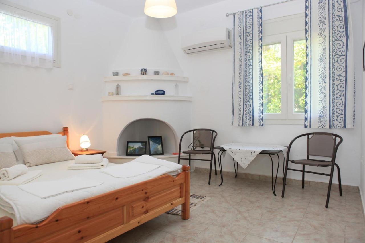 O Pyrgos Accommodations Panormos  Exterior photo